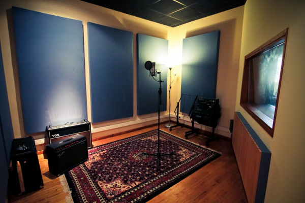 Studio d'enregistrement à MAUZENS-ET-MIREMONT